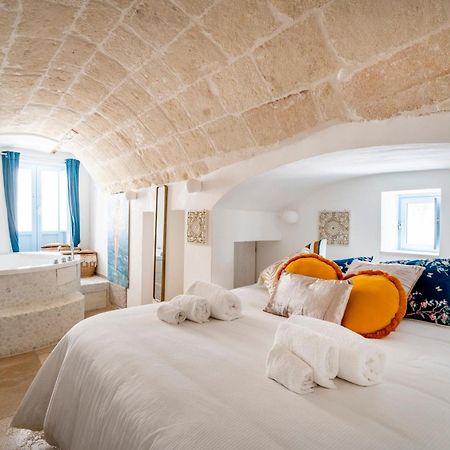 Apulia Charming Suites - Casa Lonfo Suite Sole Monopoli Exterior foto